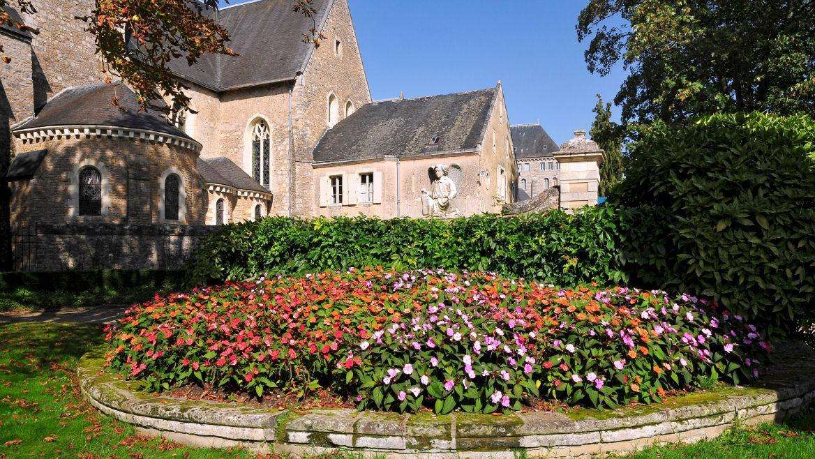 site-touristique-vinci-autoroutes-abbaye-saint-pierre-de-solesmes