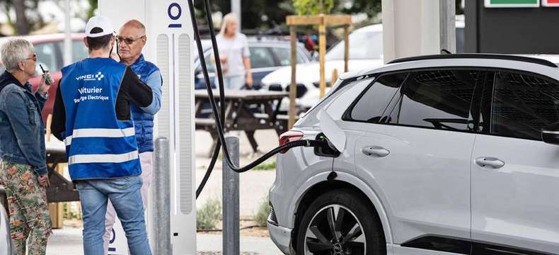 Opération mobilité électrique : nous vous accompagnons pour recharger vos batteries sur autoroute