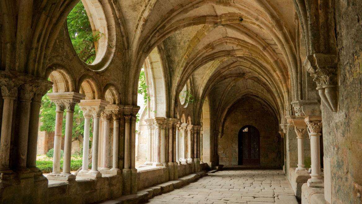 site-touristique-vinci-autoroutes-abbaye-fontfroide