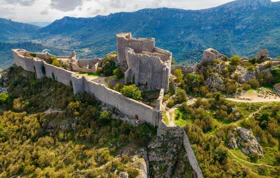 site-touristique-vinci-autoroutes-chateau-peyrepertuse