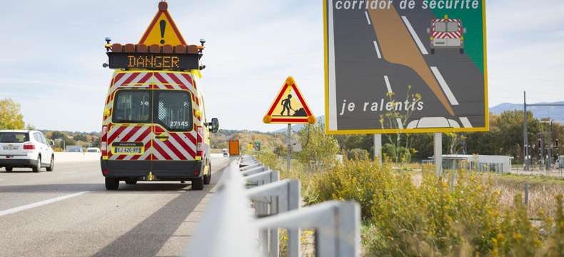 Tout savoir sur le corridor de sécurité sur autoroute.