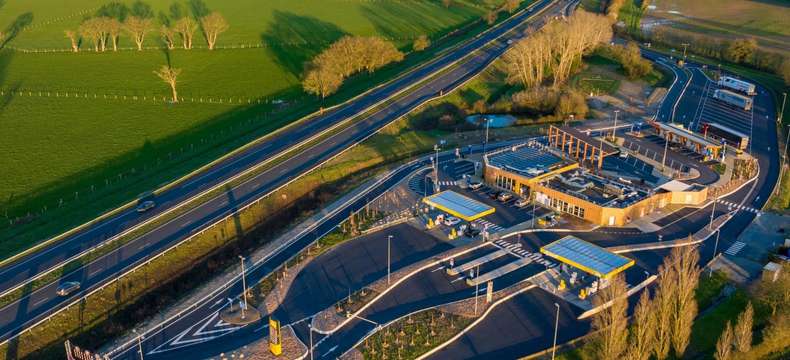 Découvrez l’aire « renouvelée » de la Vallée de l’Erve sur l’A81 