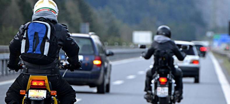 Conduite en moto sur autoroute : des conseils pour rouler en toute sécurité