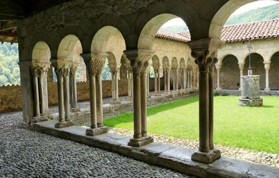 site-touristique-vinci-autoroutes-cathedrale-sainte-marie-de-saint-bertrand-de-comminges