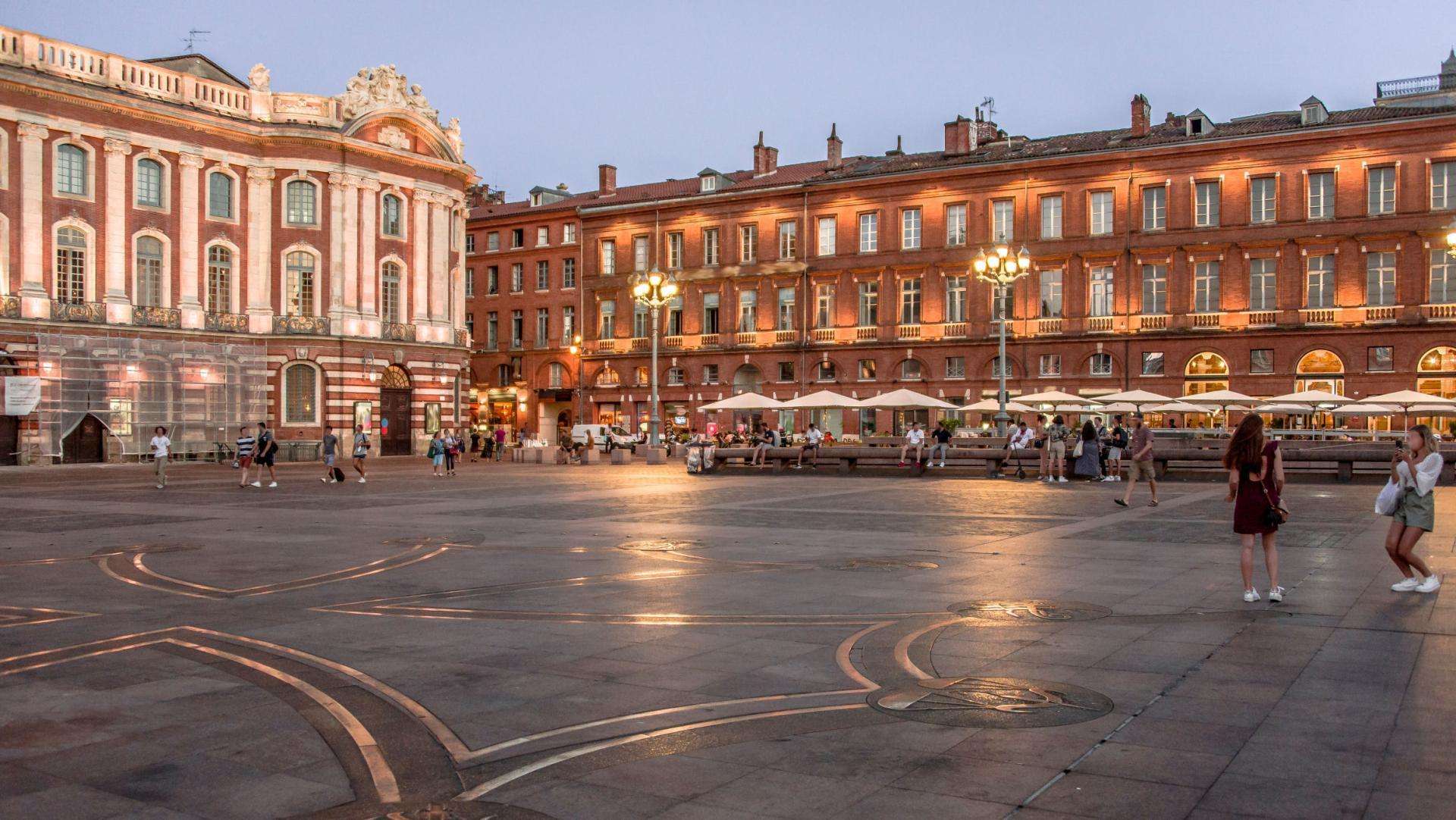 site-touristique-vinci-autoroutes-place-capitole-toulouse