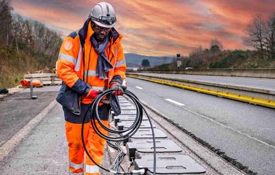 charge-as-you-drive-vinci-autoroutes