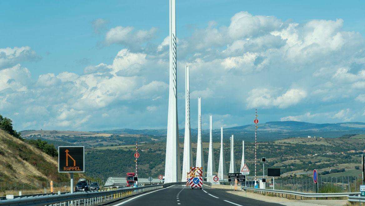 site-touristique-vinci-autoroutes-viaduc-millau