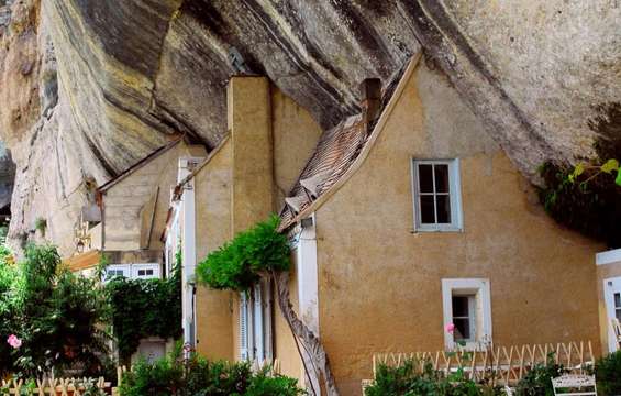 site-touristique-vinci-autoroutes-village-eyzies